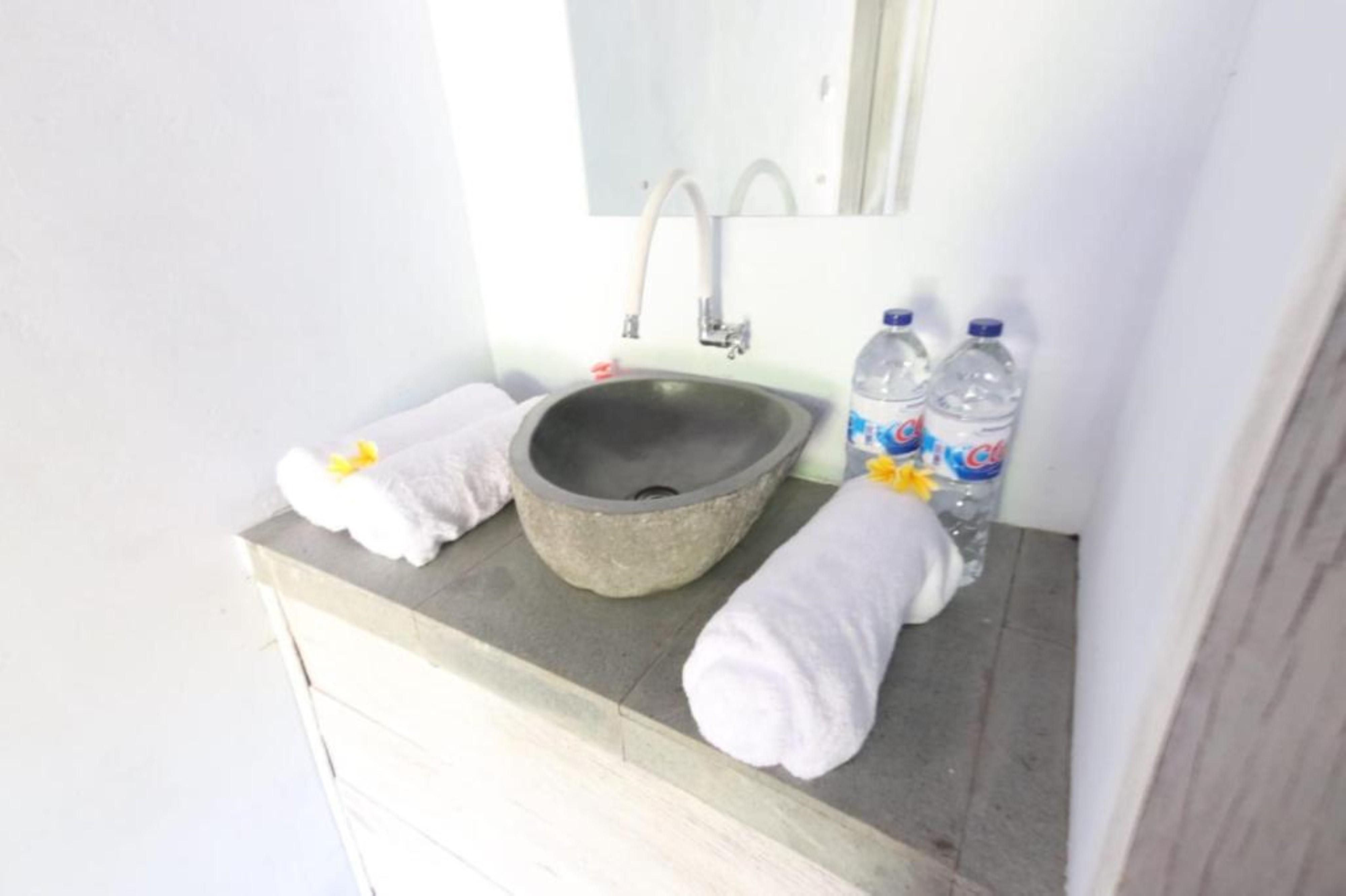 Castaway Island Hostel Nusa Lembongan  Ngoại thất bức ảnh