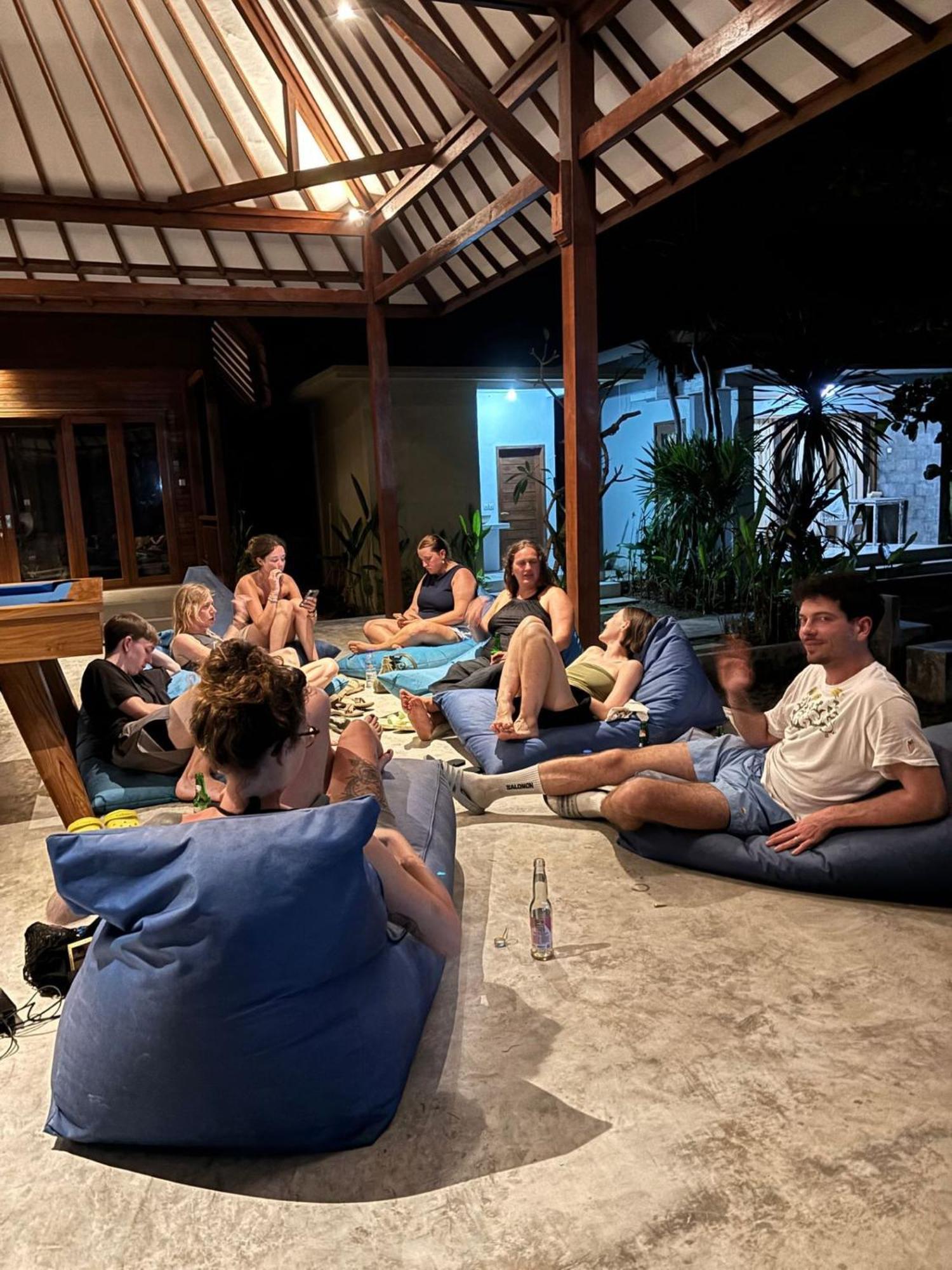 Castaway Island Hostel Nusa Lembongan  Ngoại thất bức ảnh