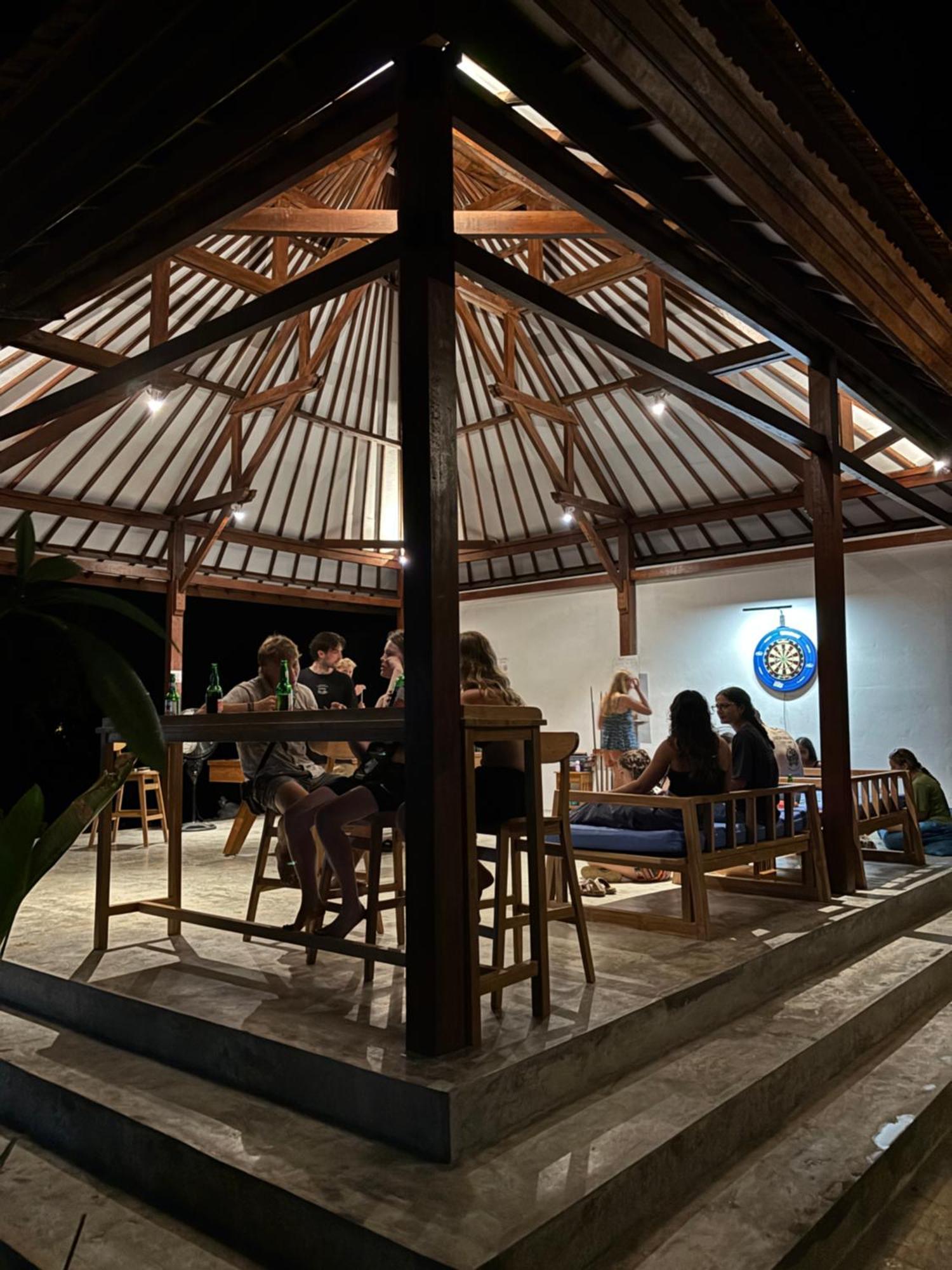Castaway Island Hostel Nusa Lembongan  Ngoại thất bức ảnh