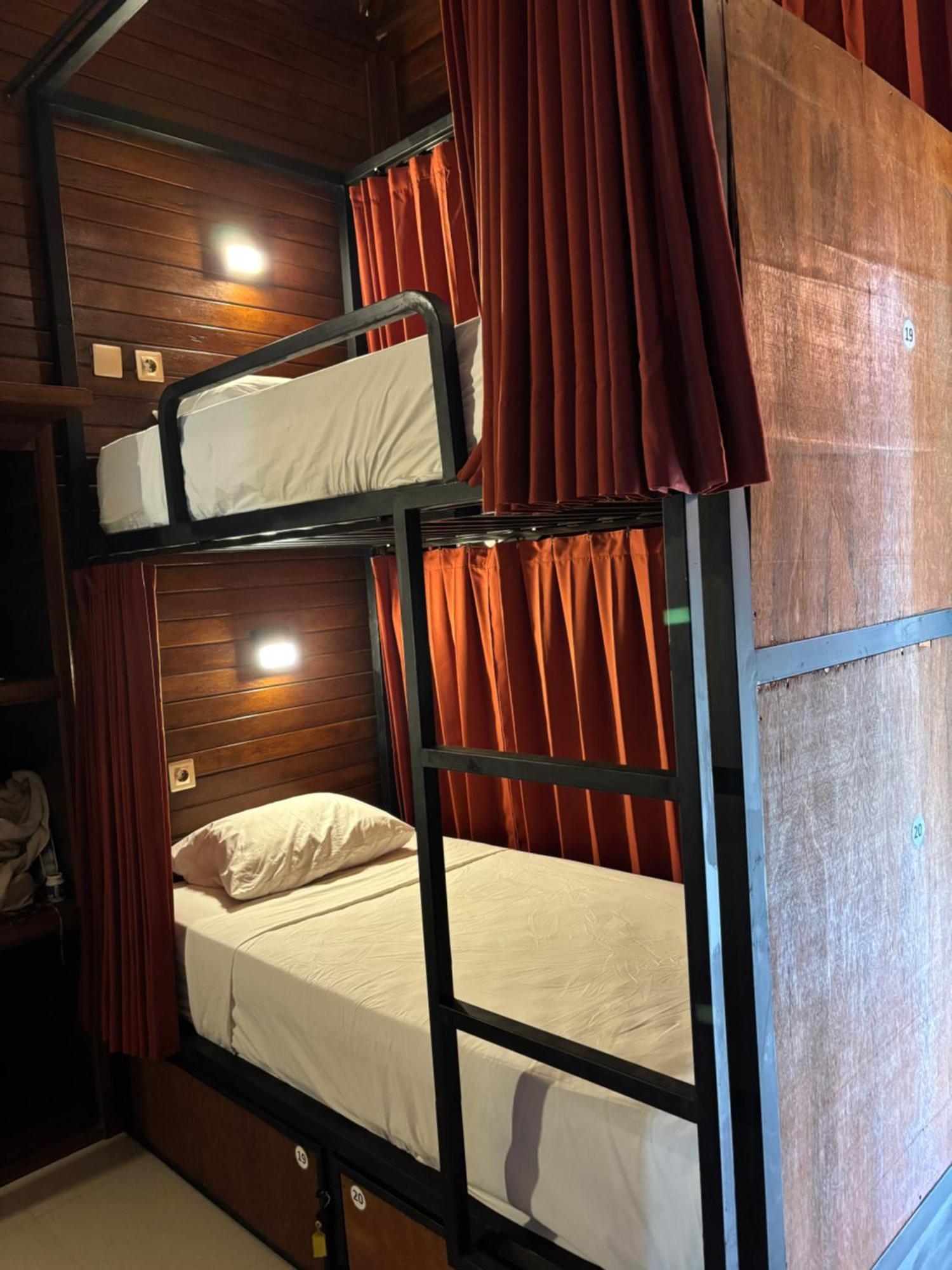 Castaway Island Hostel Nusa Lembongan  Ngoại thất bức ảnh